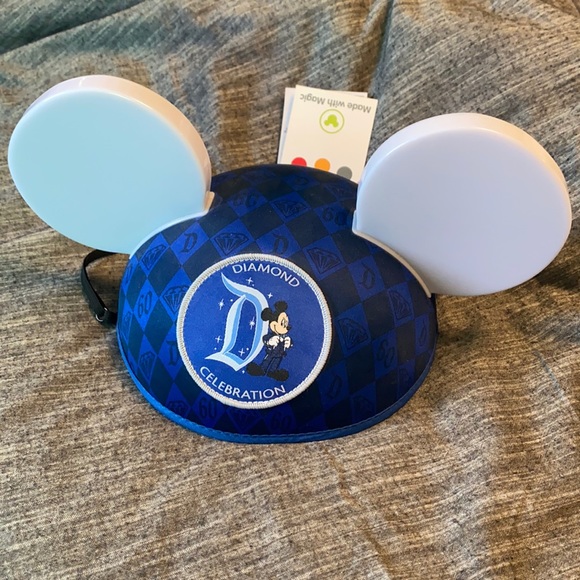 Disneyland 60 light up ear hat - Picture 1 of 6